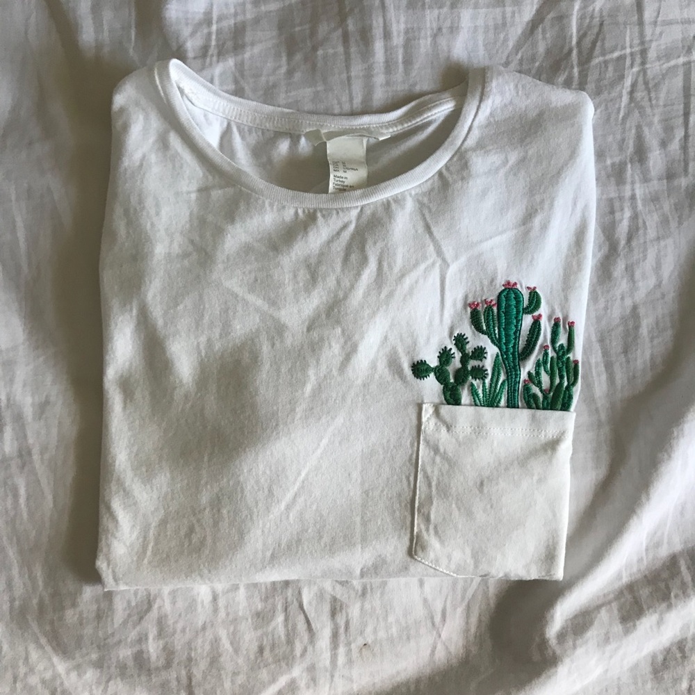 White tee with cactus